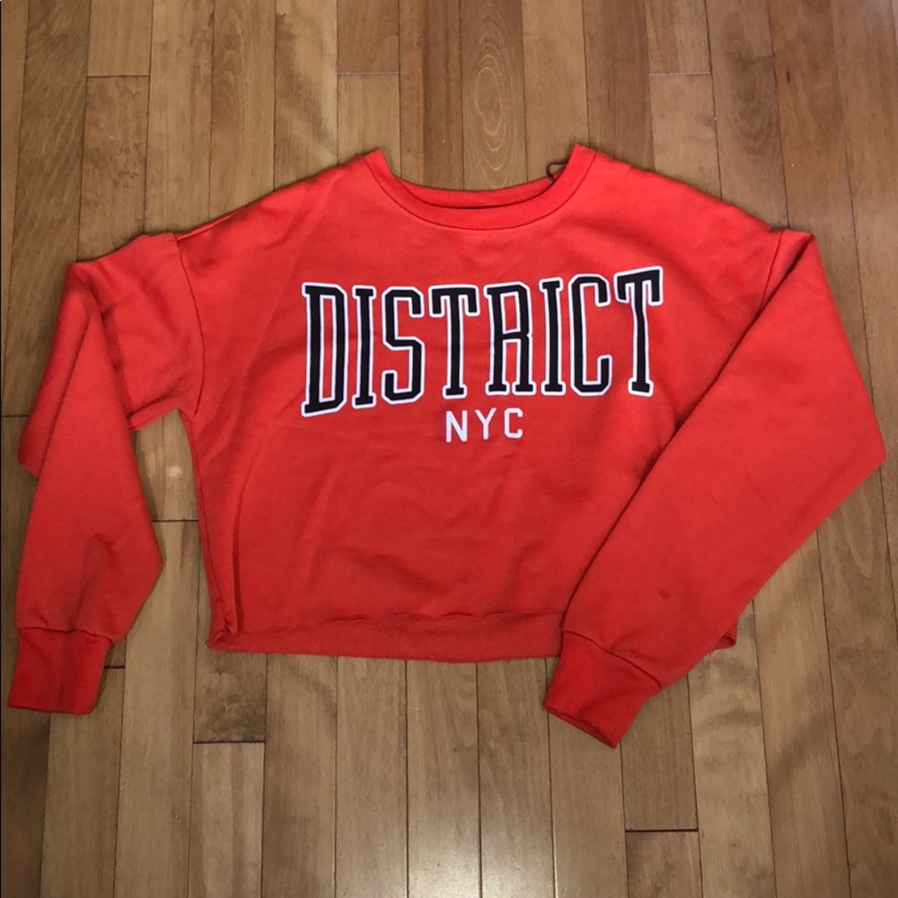 Cropped crew neck